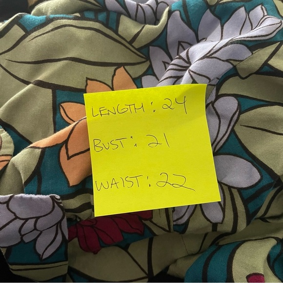 Vintage Cal Tops II Women's Floral Hawaiian Shirt Size L Short Sleeve Button-Up - Picture 6 of 6